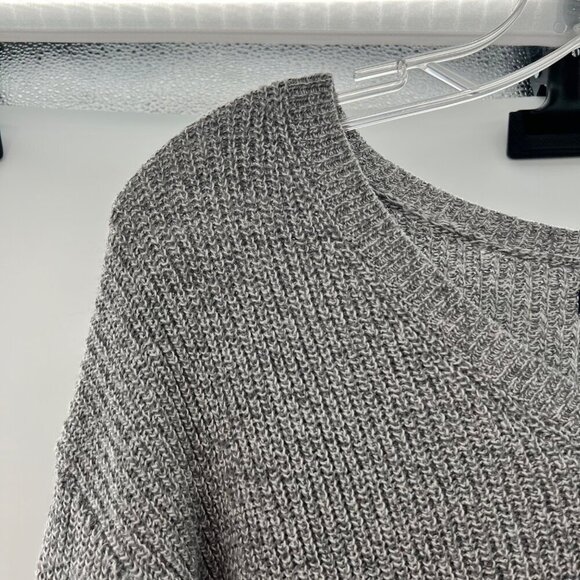 American Eagle Women's Tight Knit V-Neck Sweater Bow Cuff Gray Size Medium - Picture 5 of 9